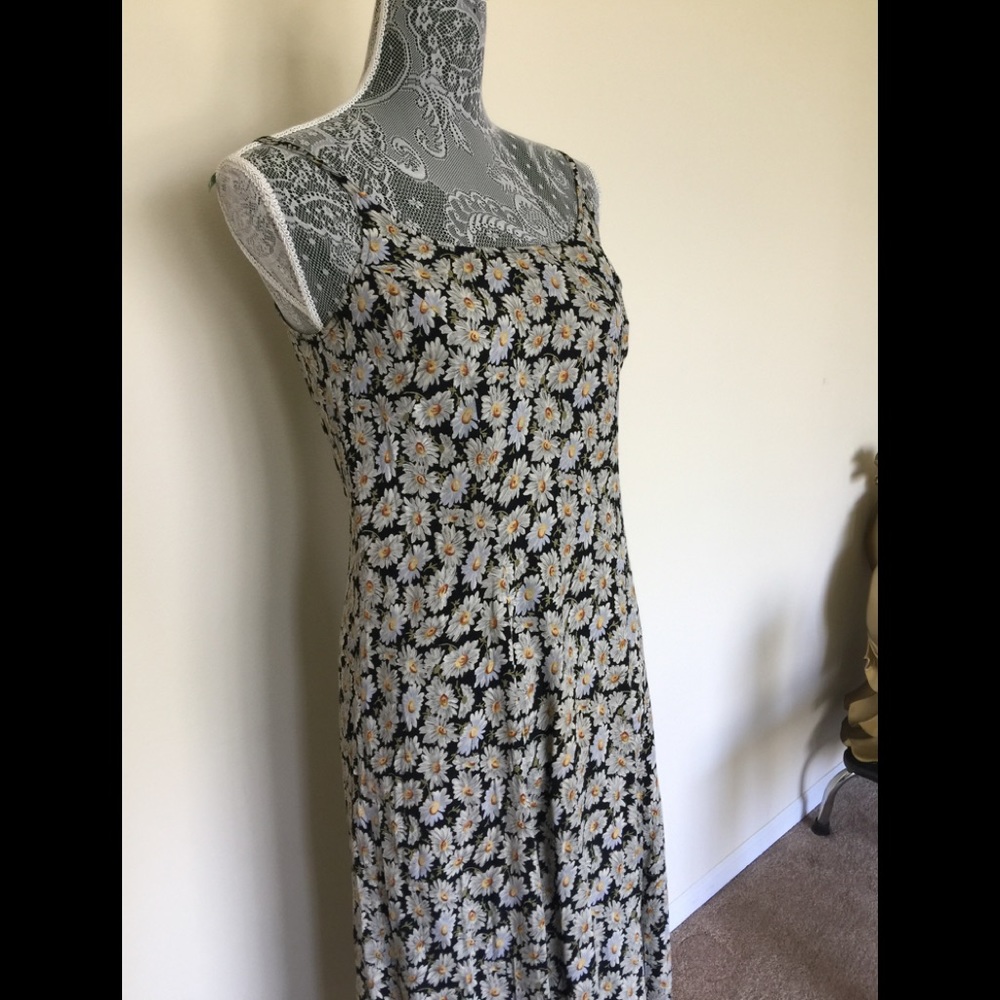 Dress - Picture 4 of 5
